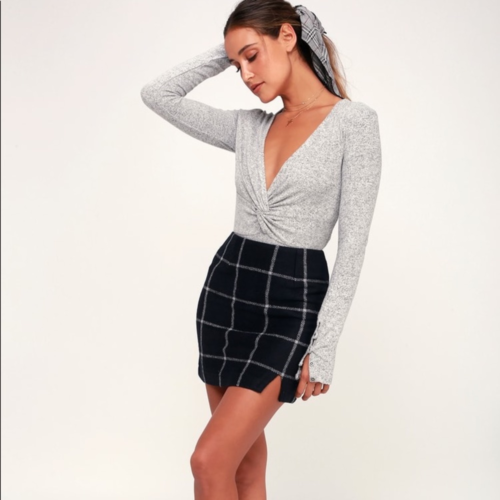 Chic Navy Blue/White Plaid Mini Skirt